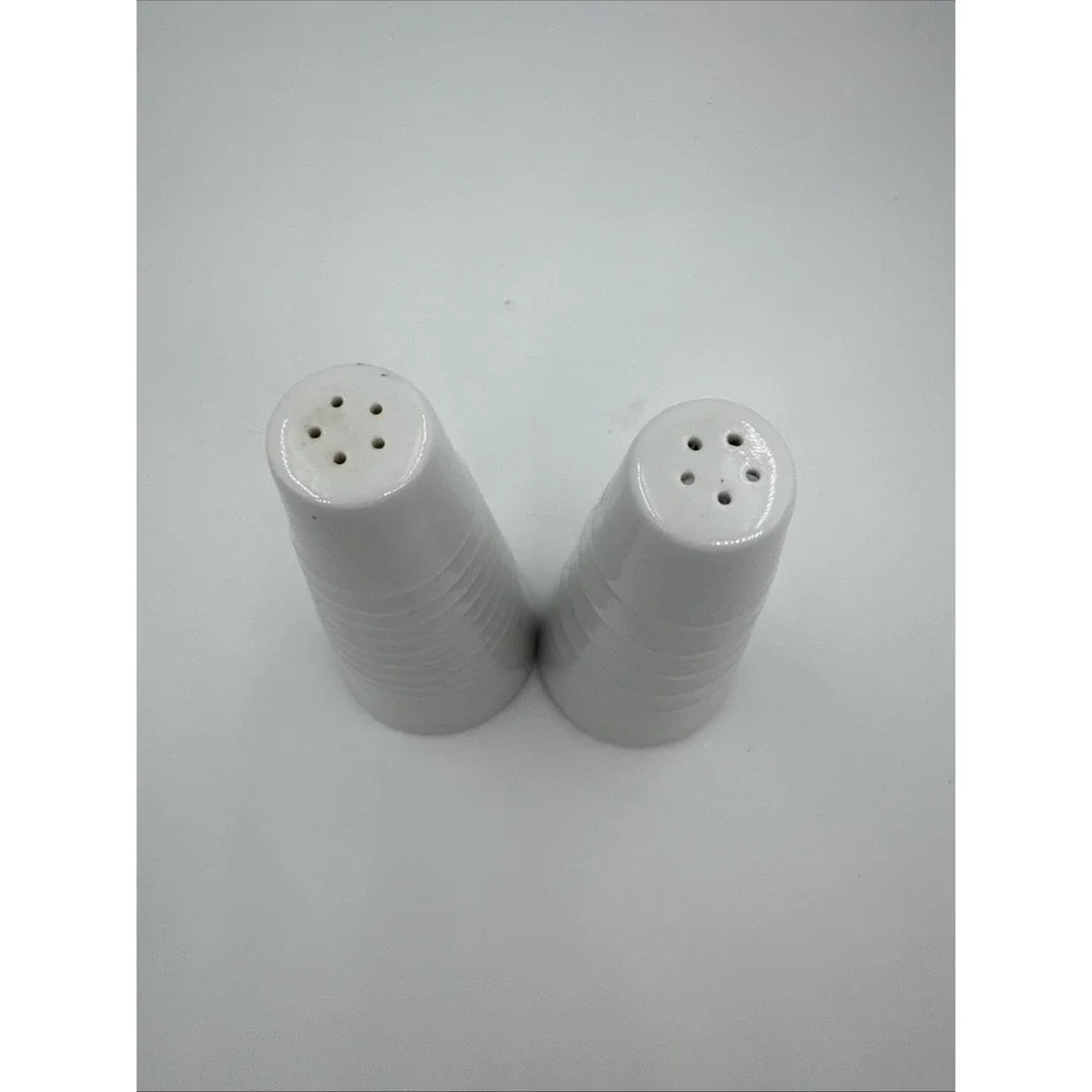 Vintage White Cone Shaped Ceramic Salt & Pepper Shakers MCM Retro Design‎